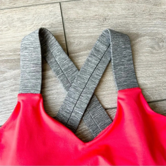 Lululemon Push  Your Limits Poncho Coral - Picture 4 of 13